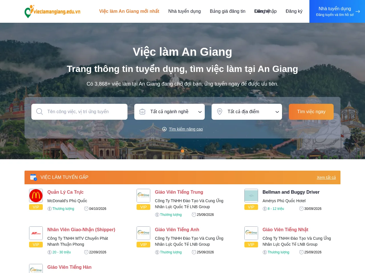 vieclamangiang.edu.vn job board platform screenshot showing job search interface